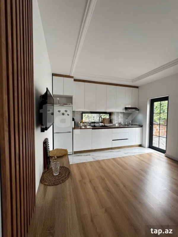 Kirayə verilir 3 otaqlı həyət evi