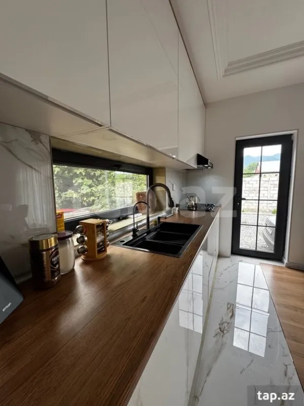 Kirayə verilir 3 otaqlı həyət evi