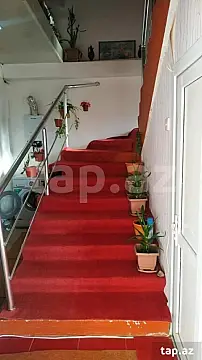 Satılır 11 otaqlı həyət evi