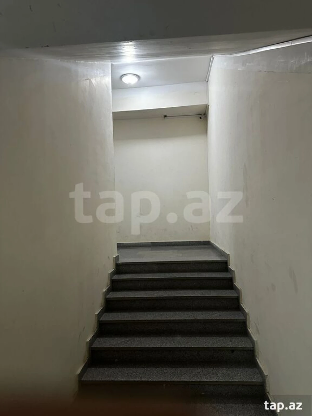 Kirayə verilir 2 otaqlı yeni tikili 66 m²