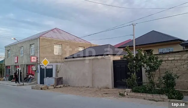 Satılır 5 otaqlı həyət evi