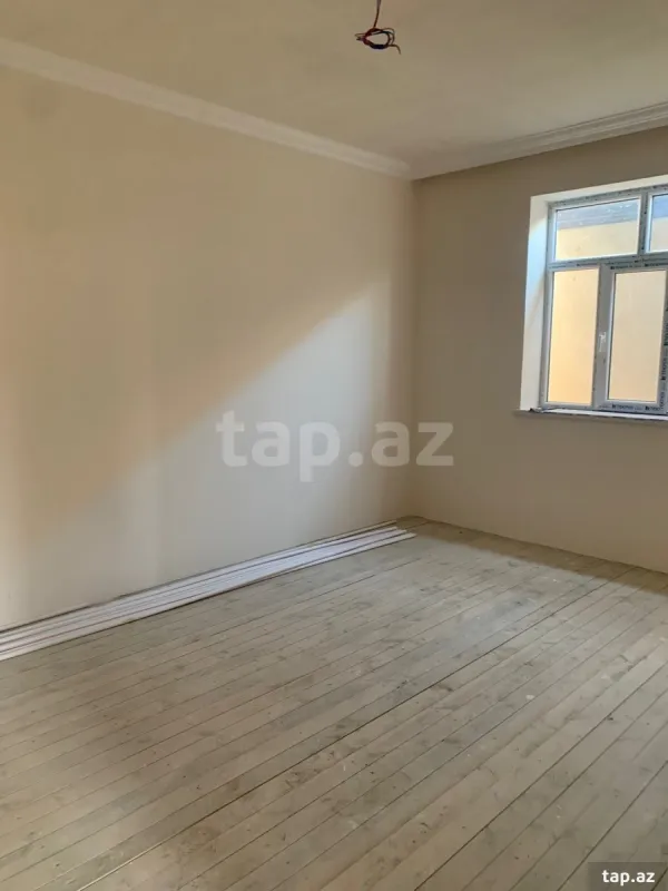 Satılır 5 otaqlı həyət evi