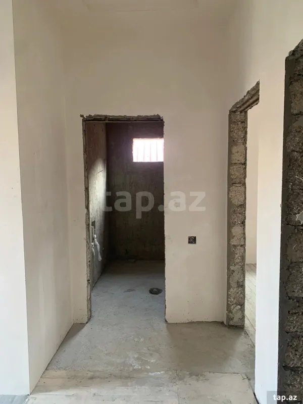 Satılır 5 otaqlı həyət evi