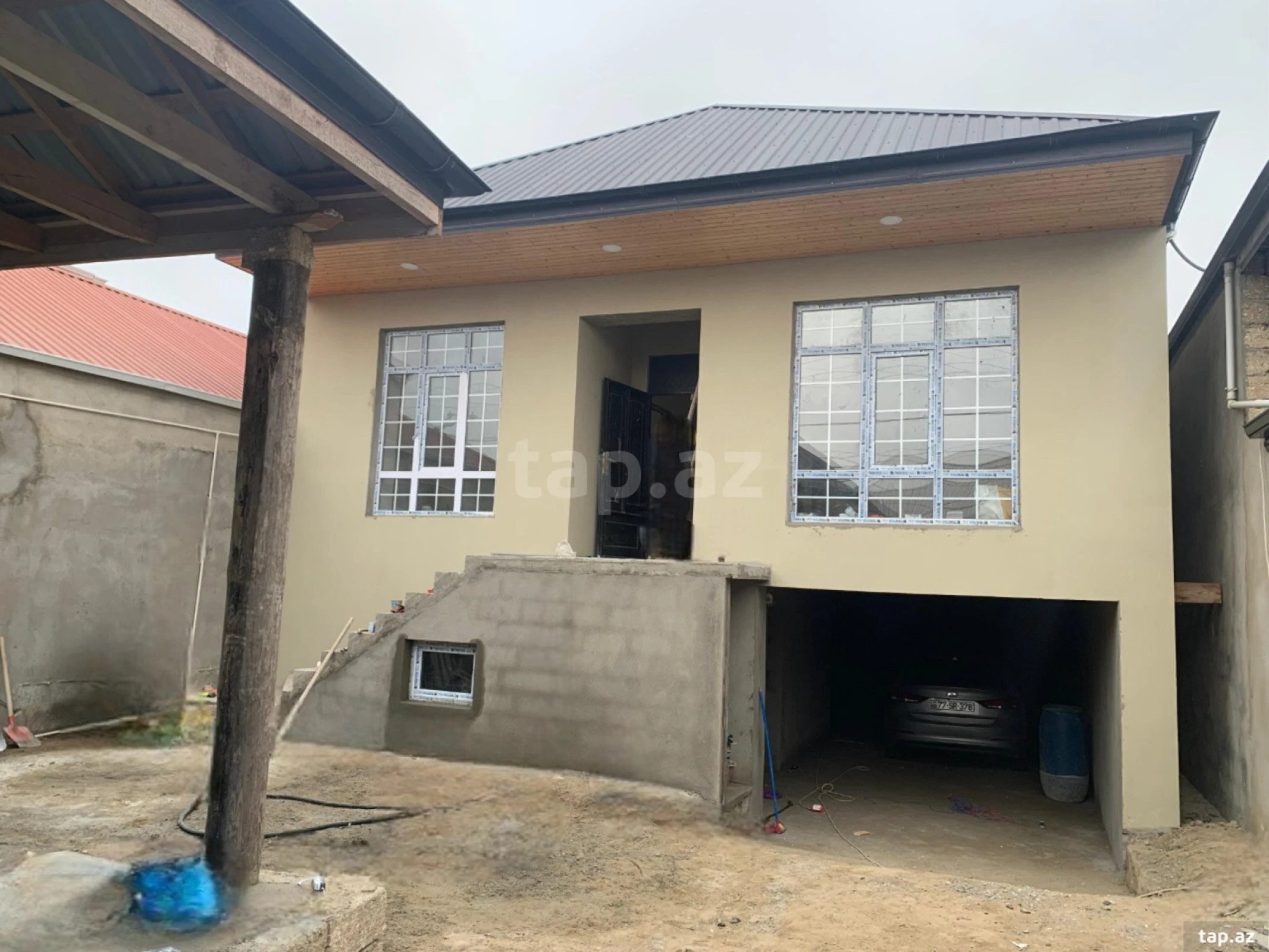 Satılır 5 otaqlı həyət evi