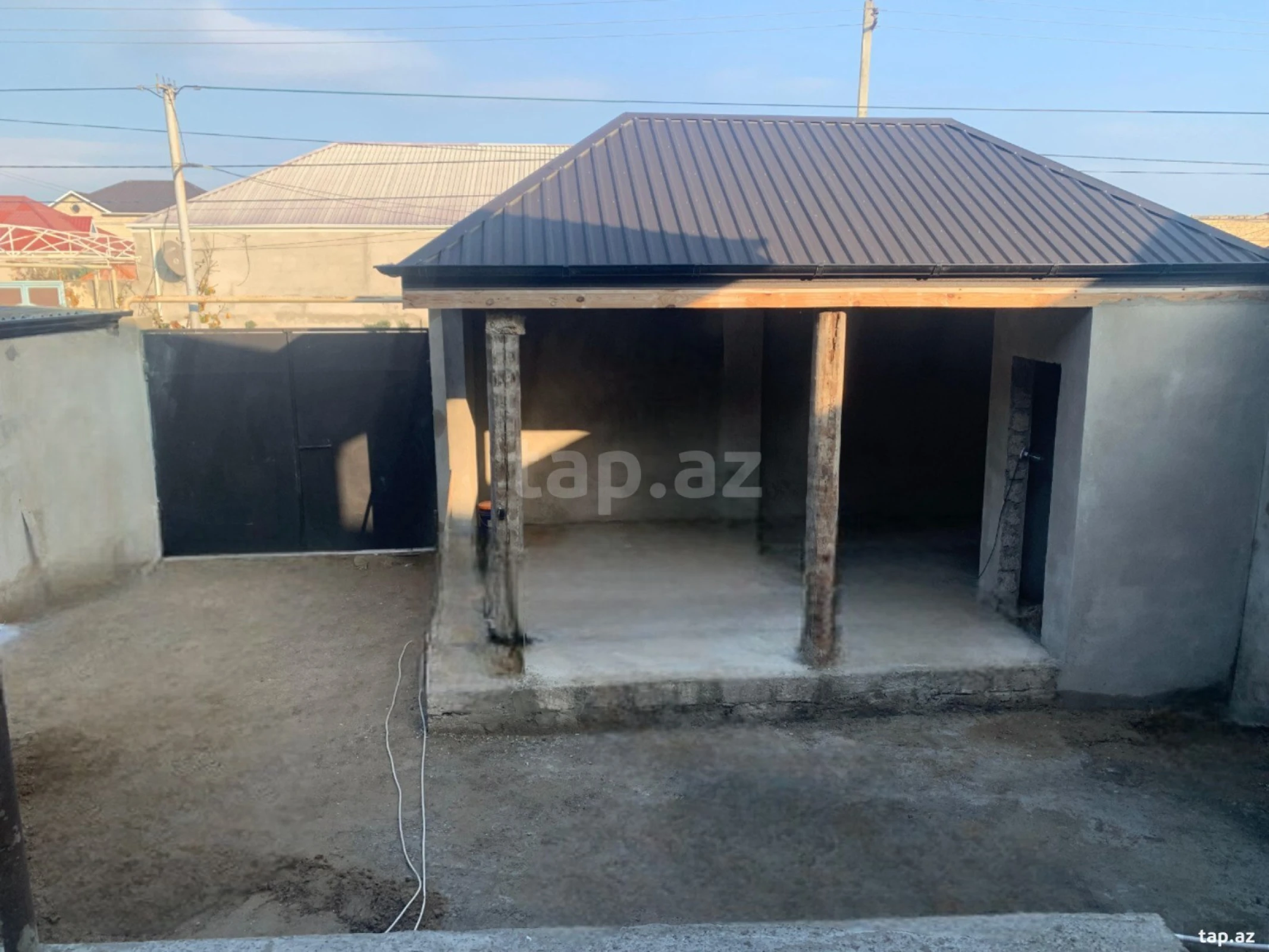 Satılır 5 otaqlı həyət evi