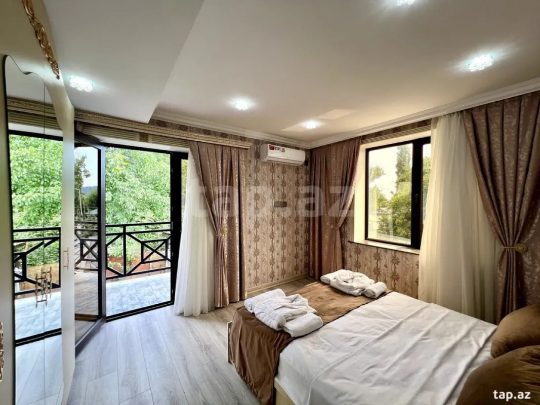 Satılır 7 otaqlı həyət evi