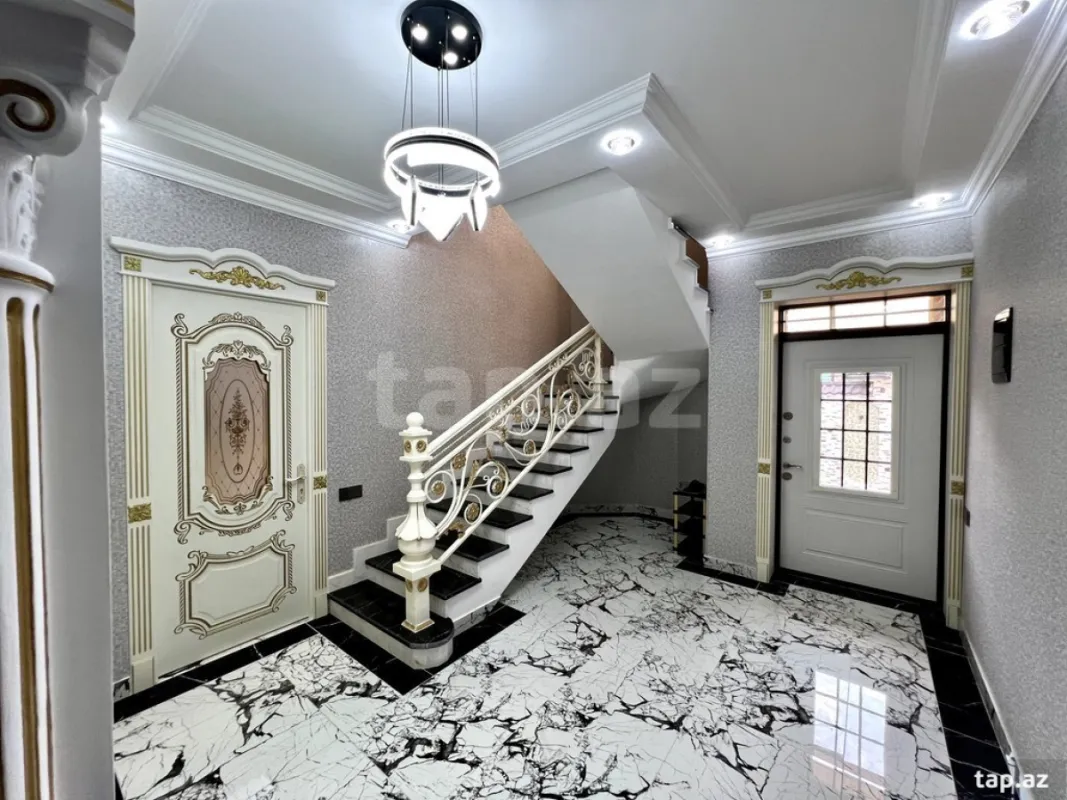 Satılır 7 otaqlı həyət evi