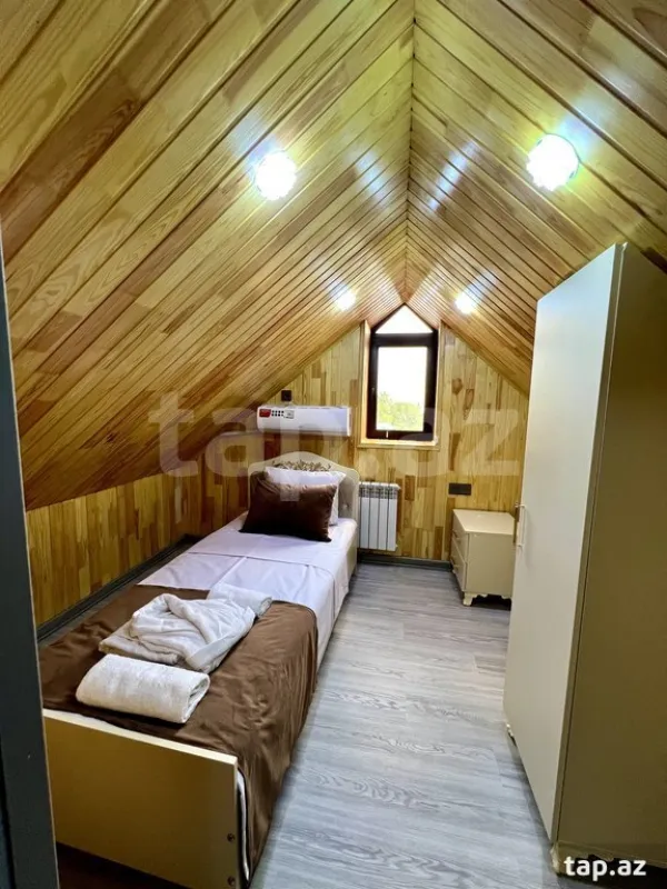 Satılır 7 otaqlı həyət evi