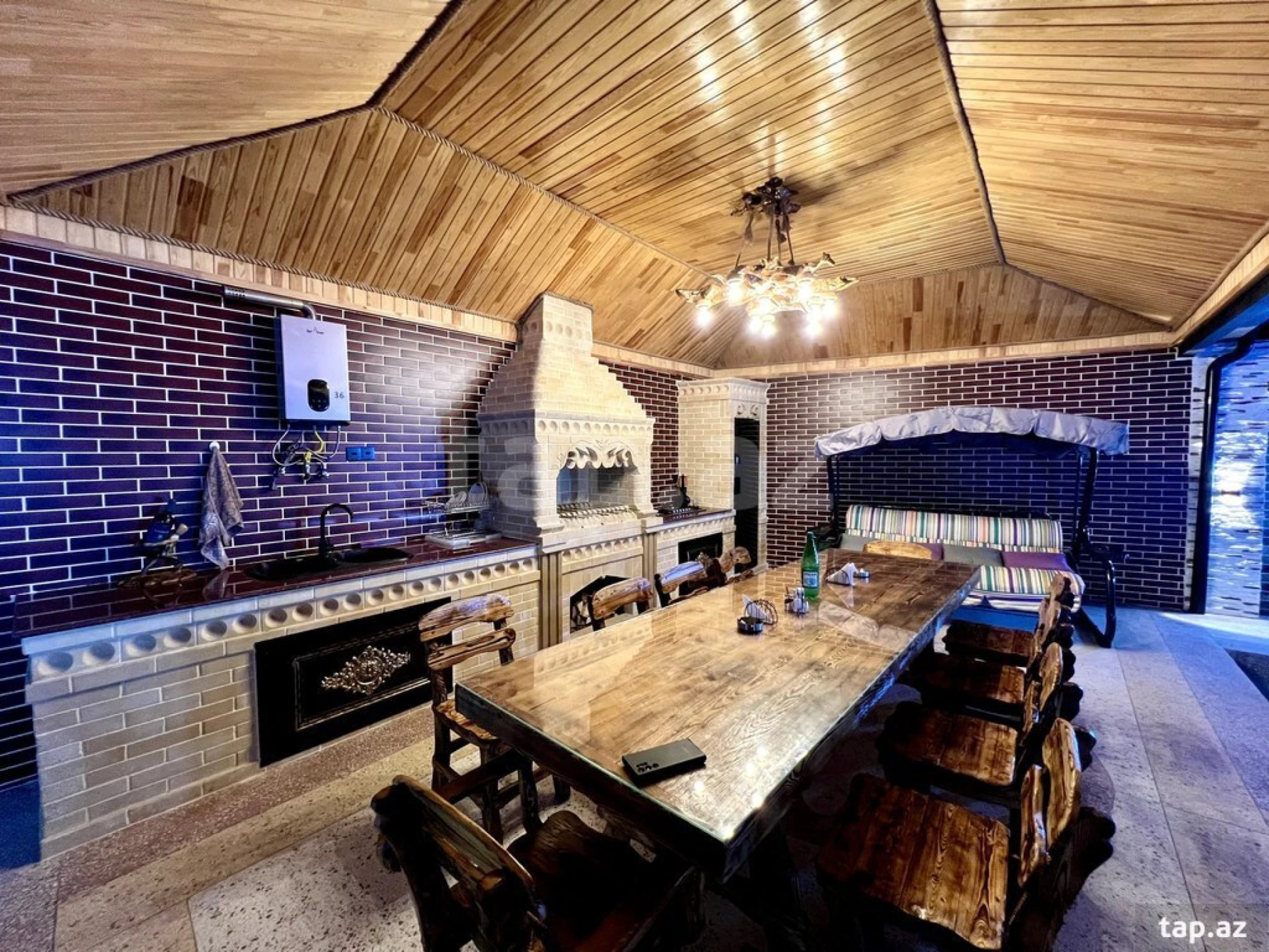 Satılır 7 otaqlı həyət evi