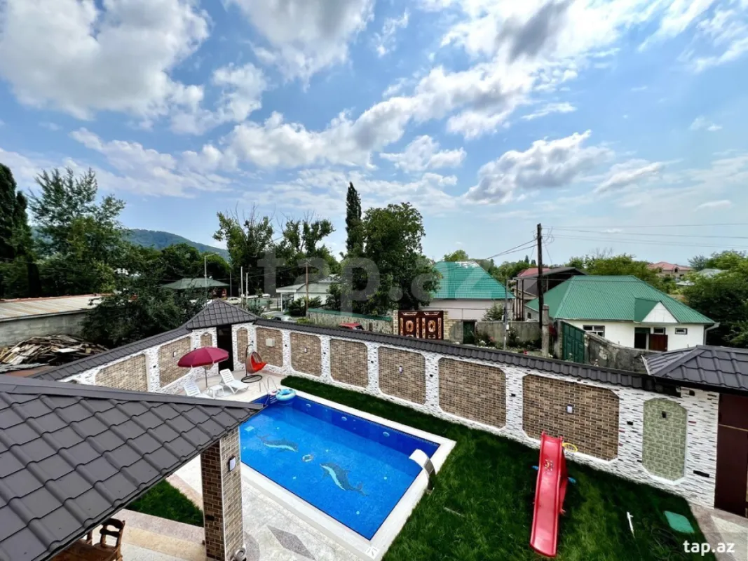 Satılır 7 otaqlı həyət evi