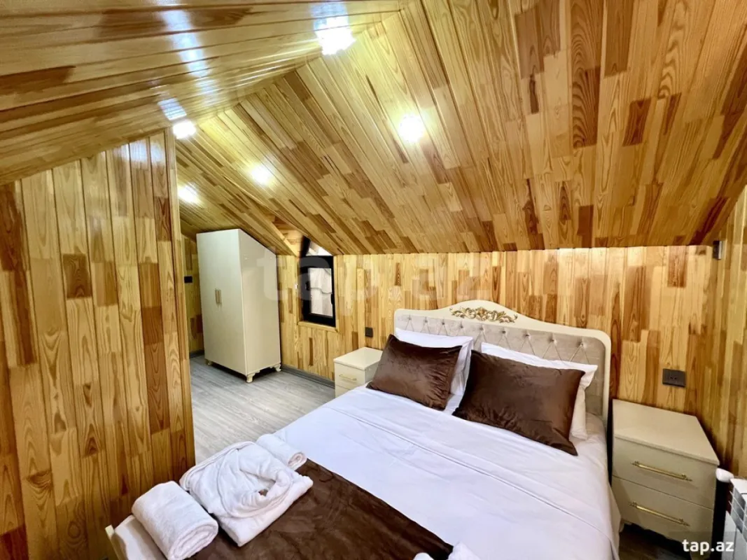 Satılır 7 otaqlı həyət evi