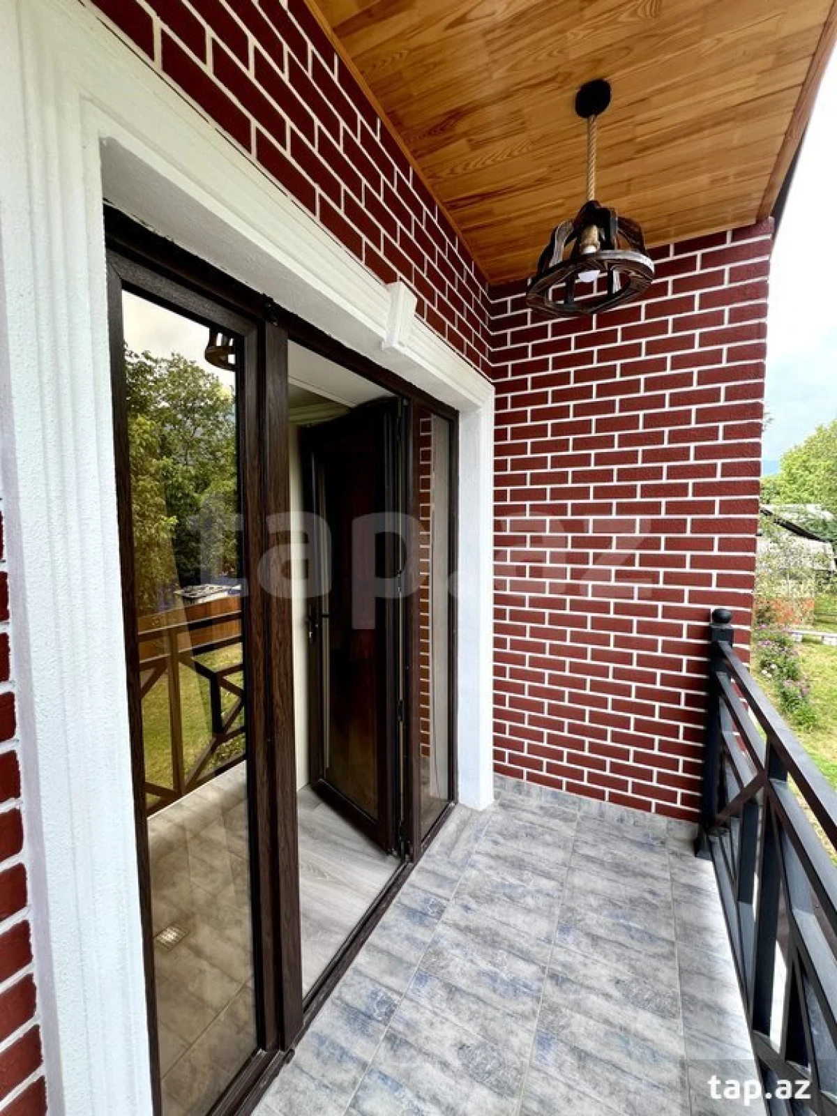 Satılır 7 otaqlı həyət evi