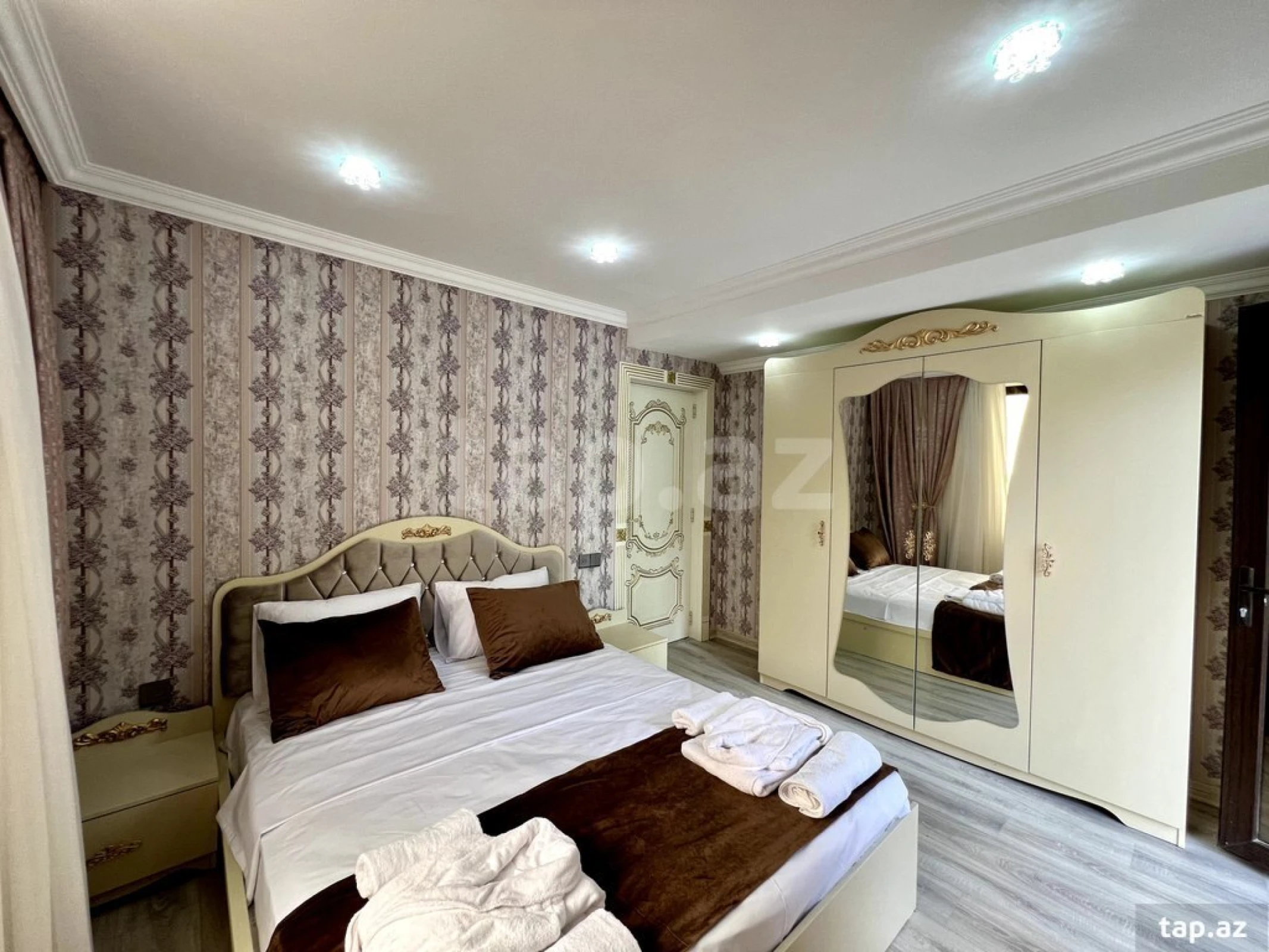 Satılır 7 otaqlı həyət evi