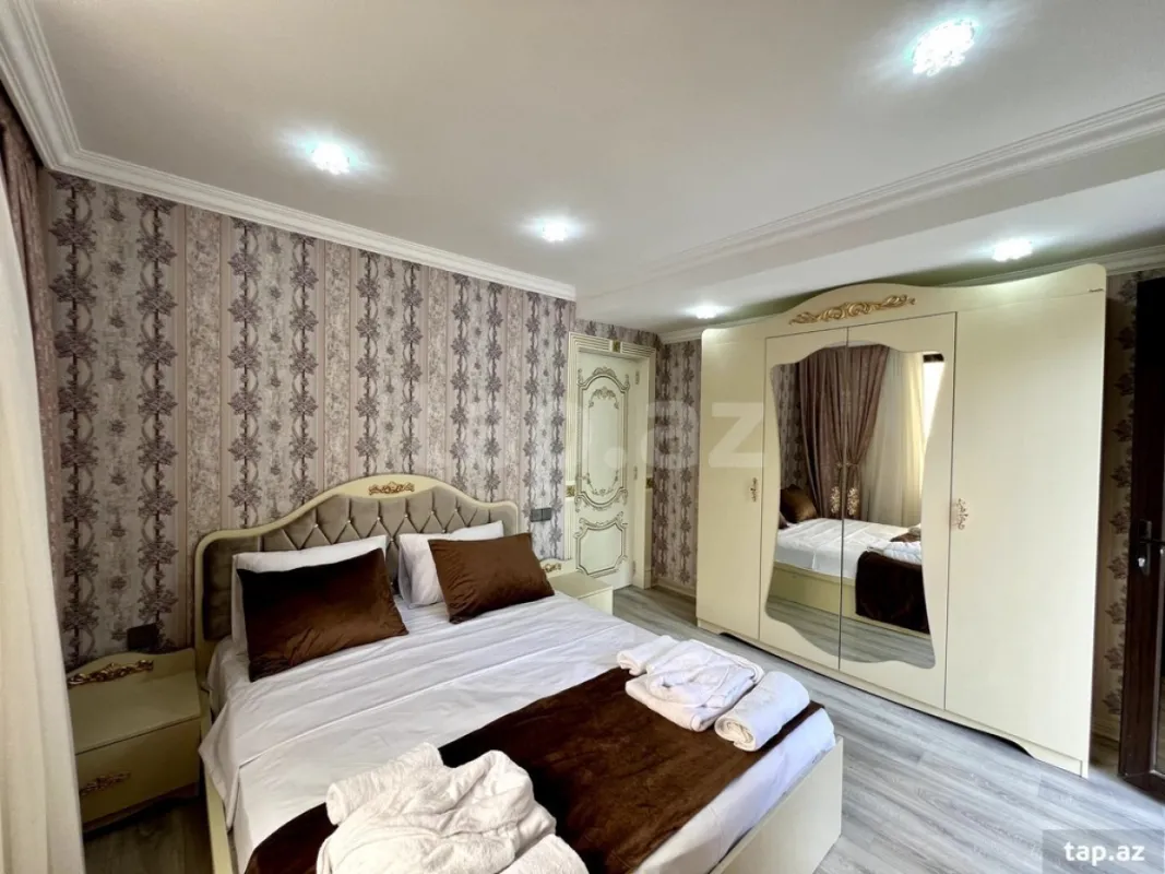 Satılır 7 otaqlı həyət evi