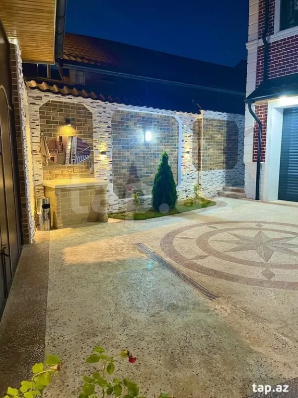 Satılır 7 otaqlı həyət evi