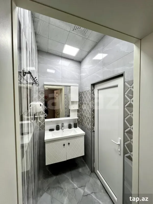 Satılır 7 otaqlı həyət evi