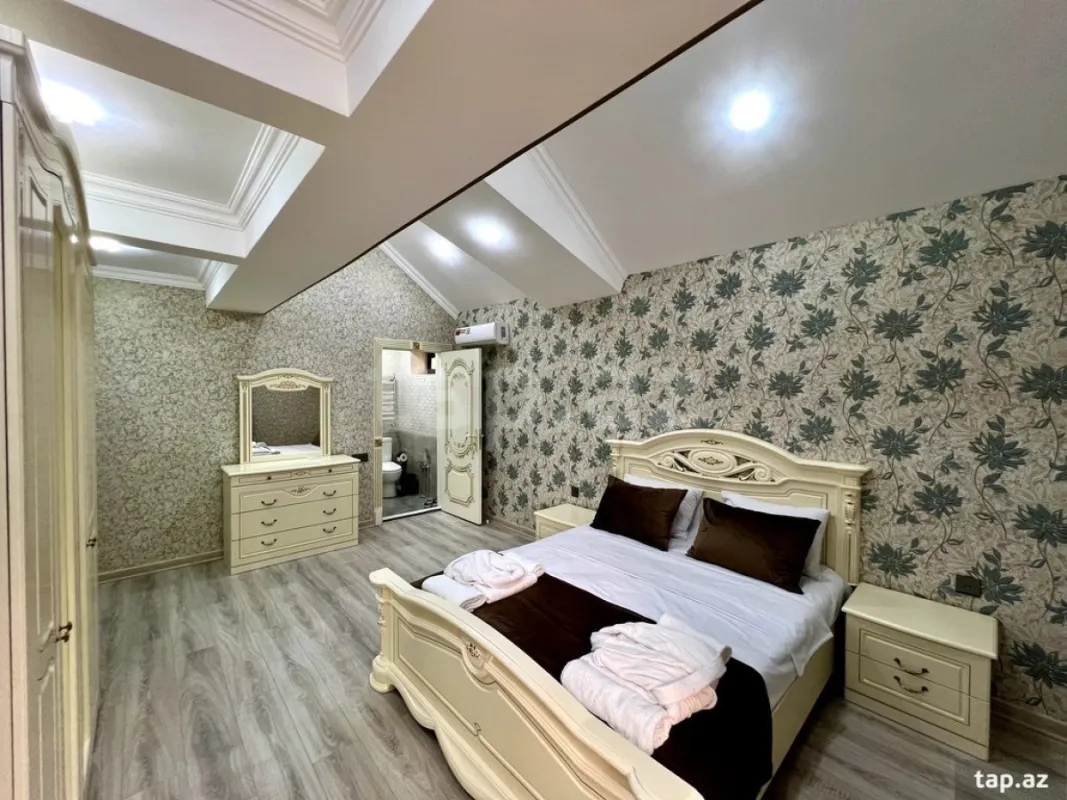 Satılır 7 otaqlı həyət evi