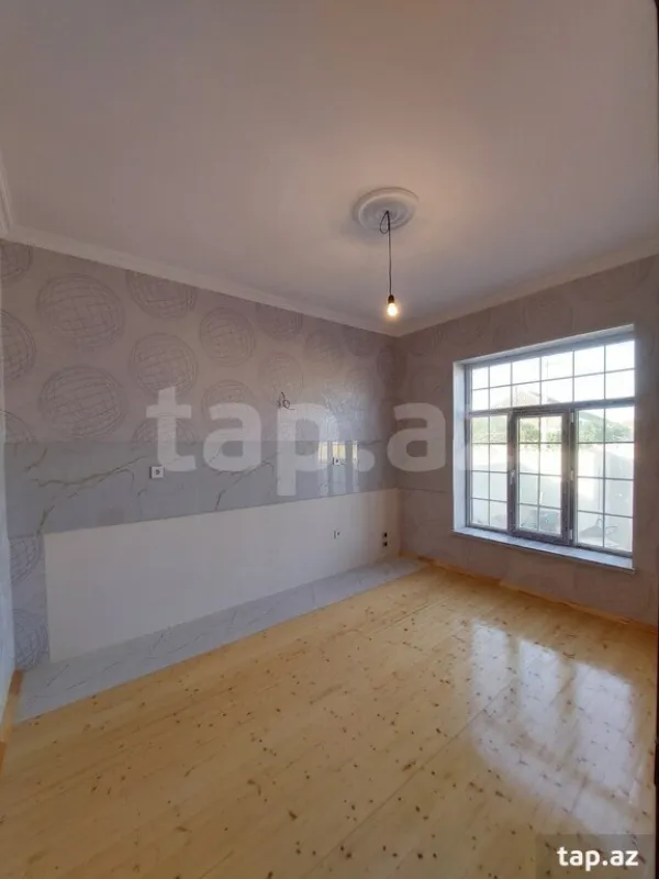 Satılır 4 otaqlı həyət evi