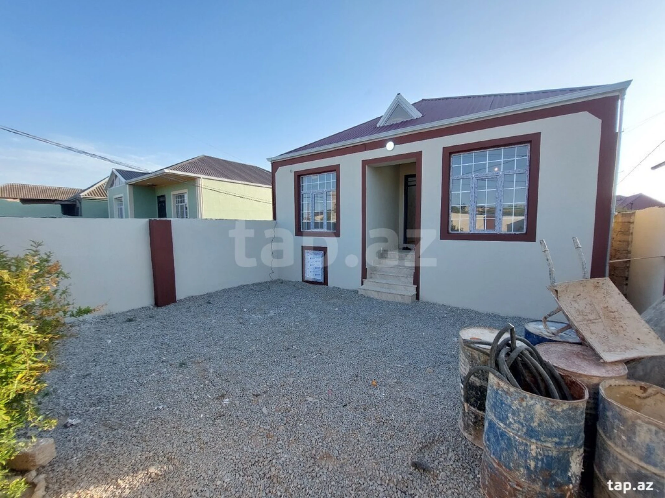 Satılır 4 otaqlı həyət evi