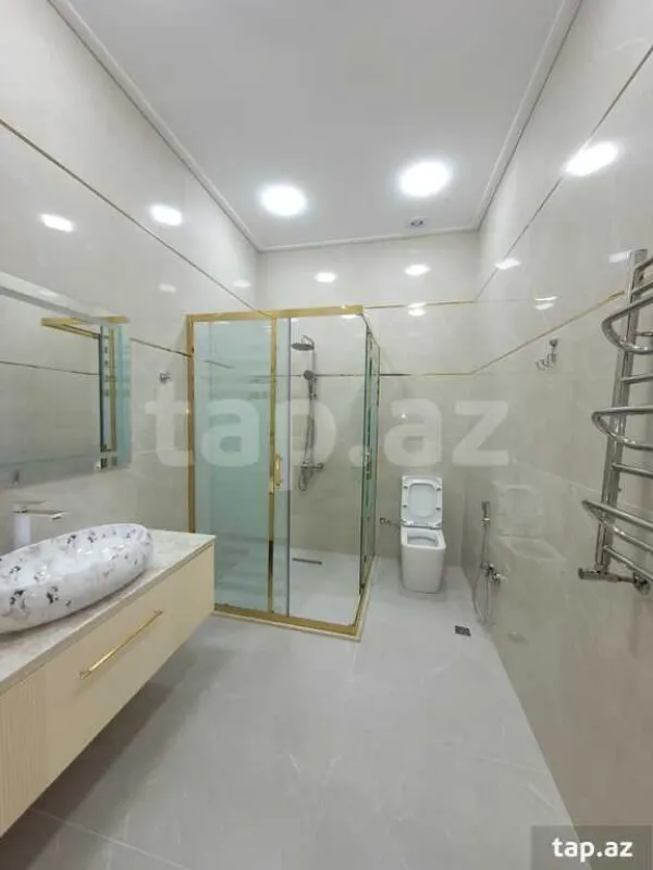 Satılır 6 otaqlı həyət evi