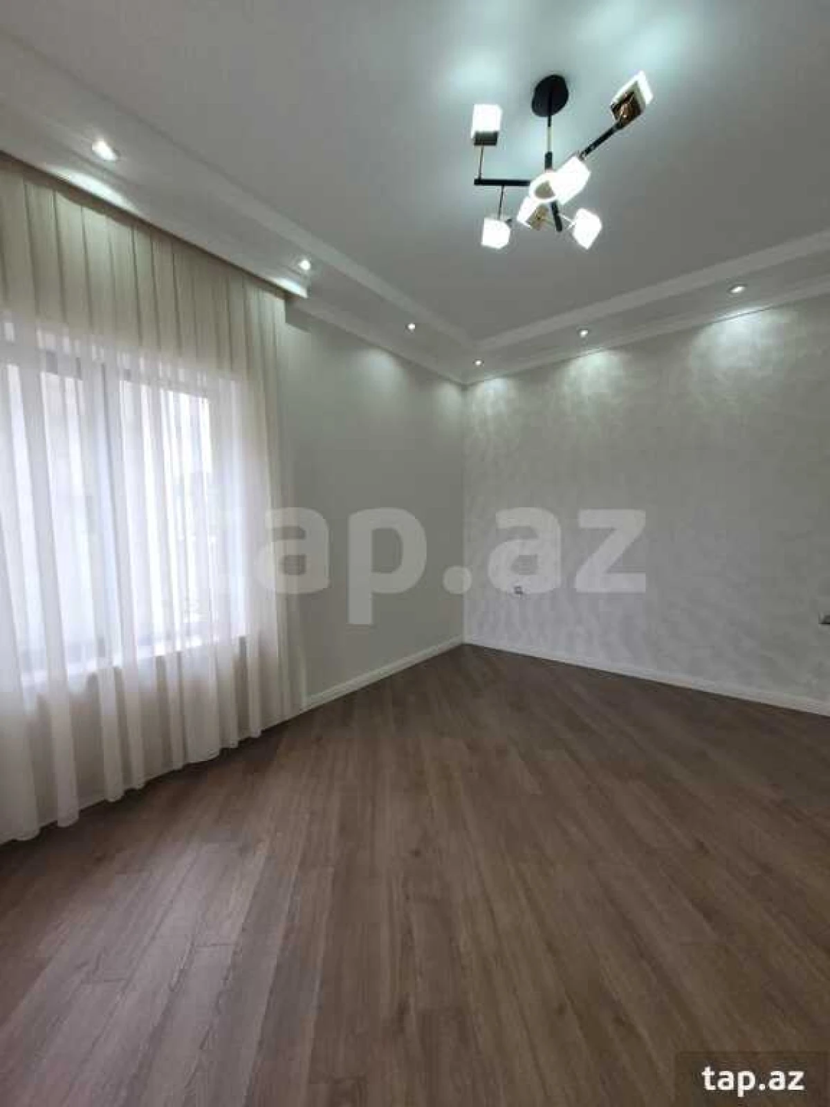 Satılır 6 otaqlı həyət evi