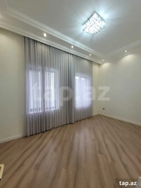 Satılır 6 otaqlı həyət evi