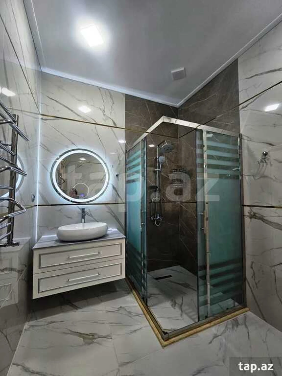 Satılır 6 otaqlı həyət evi