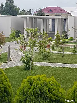 Satılır 6 otaqlı həyət evi