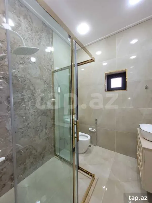 Satılır 6 otaqlı həyət evi