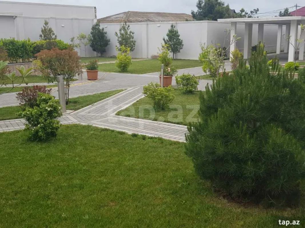Satılır 6 otaqlı həyət evi