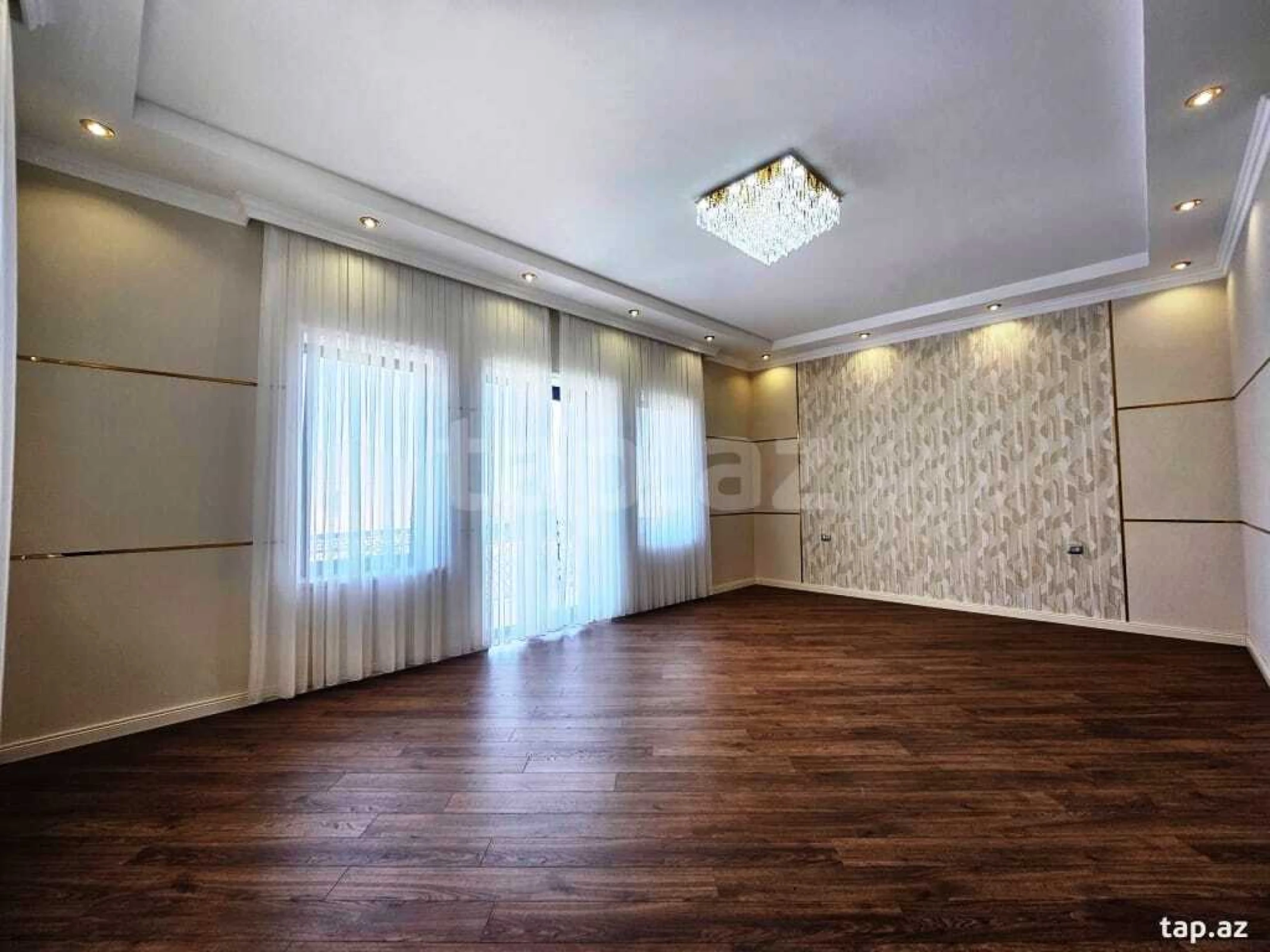 Satılır 6 otaqlı həyət evi