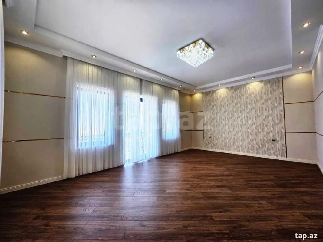 Satılır 6 otaqlı həyət evi