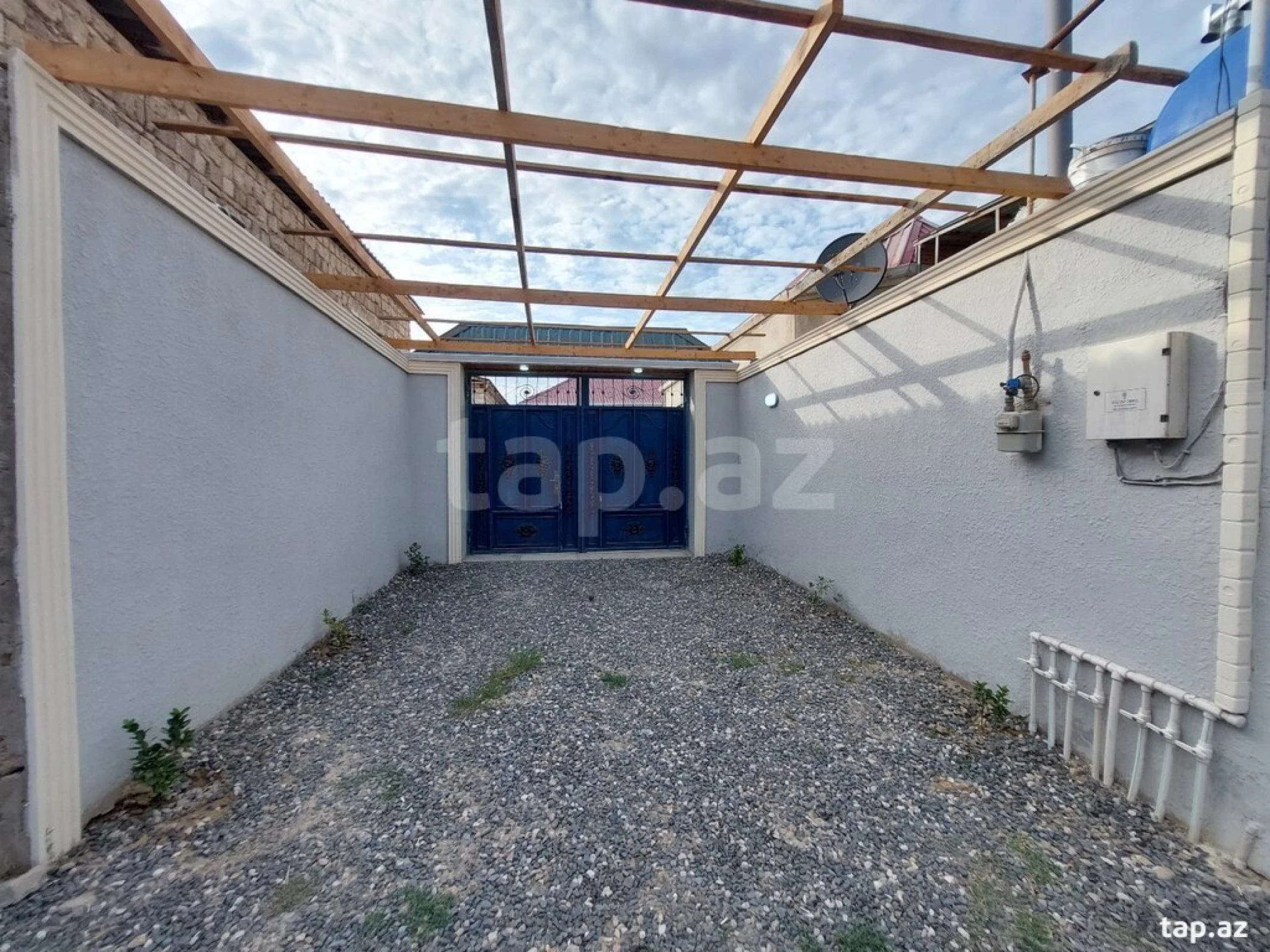 Satılır 4 otaqlı həyət evi