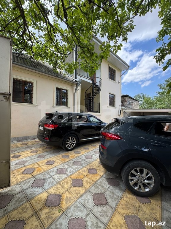 Kirayə verilir 3 otaqlı həyət evi 210 m²