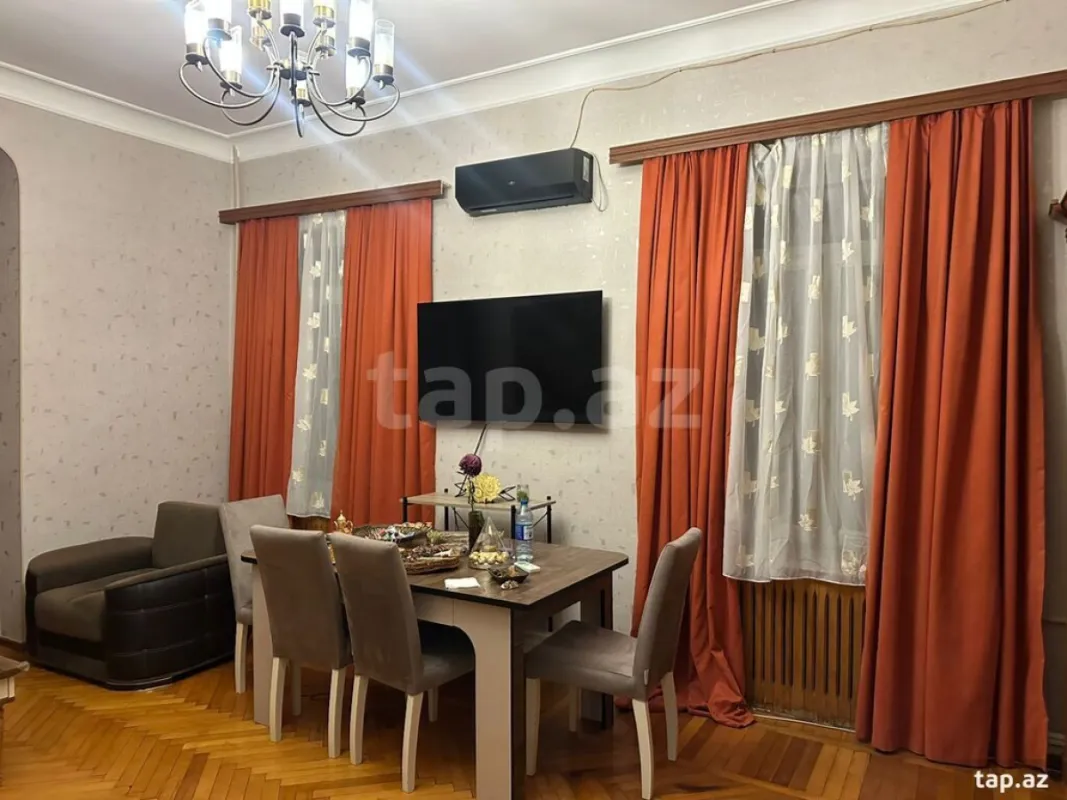 Kirayə verilir 2 otaqlı mənzil 75 m²