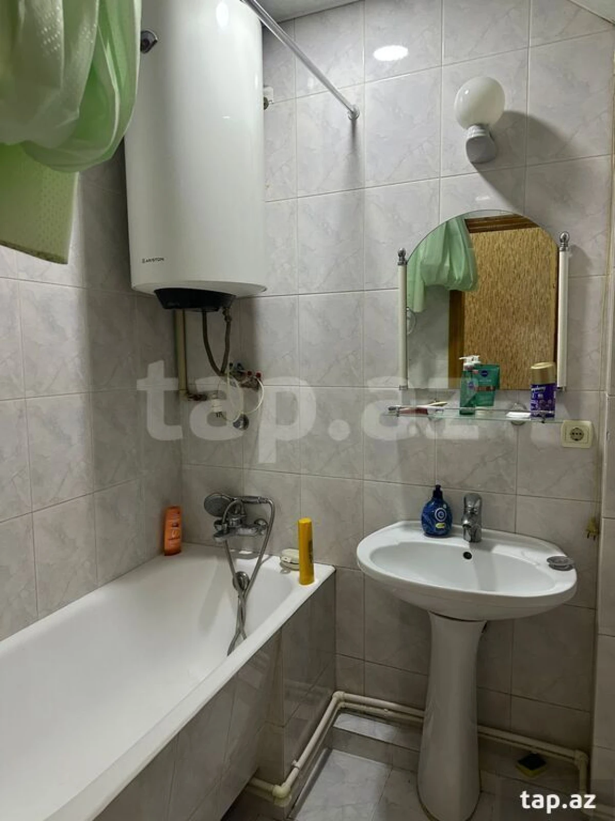 Kirayə verilir 2 otaqlı mənzil 75 m²