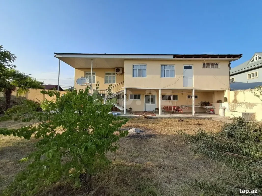 Satılır 6 otaqlı həyət evi 200 m²