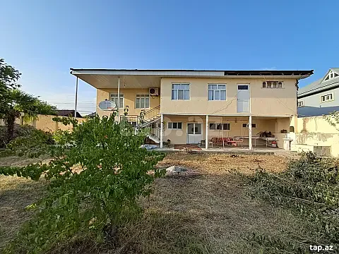 Satılır 6 otaqlı həyət evi 200 m² — Şəki 6 otaq 200.00 m²