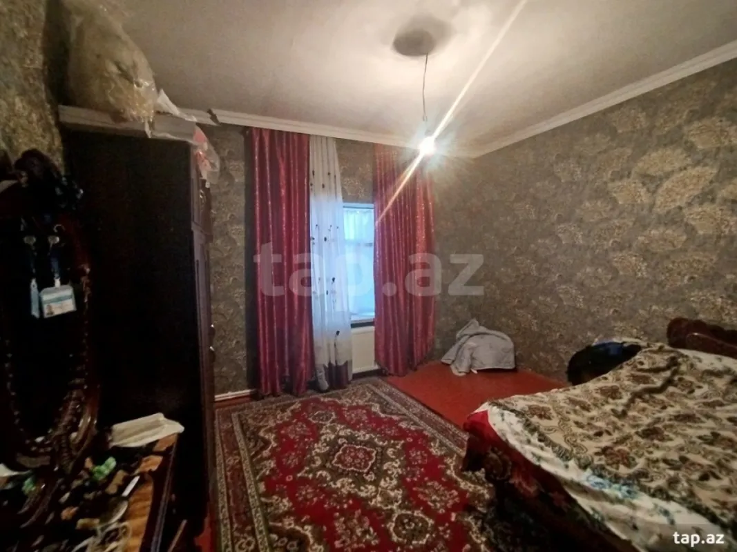 Satılır 6 otaqlı həyət evi