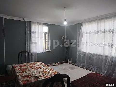 Satılır 6 otaqlı həyət evi