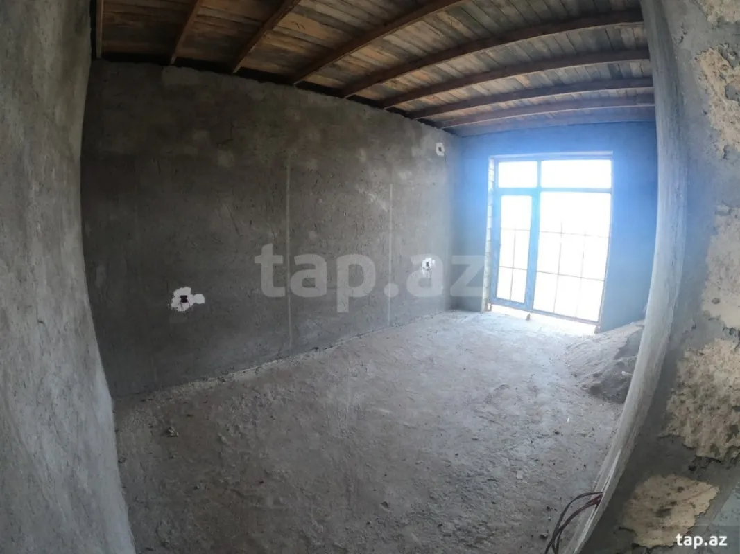 Satılır 4 otaqlı həyət evi