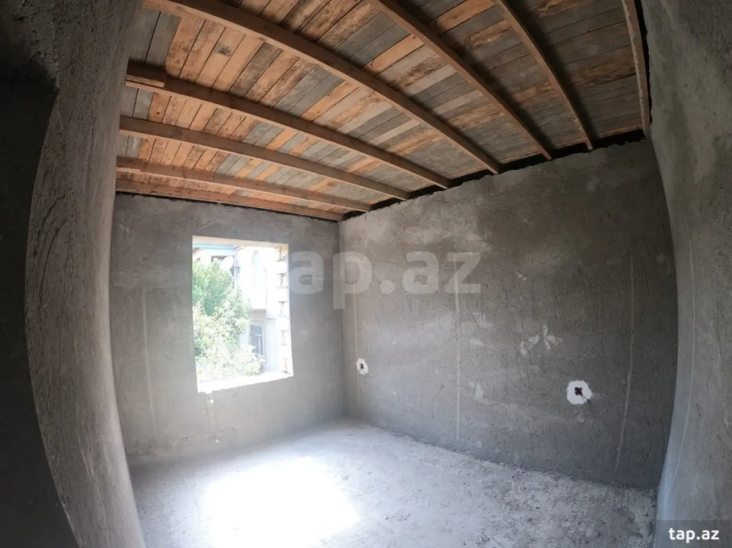 Satılır 4 otaqlı həyət evi