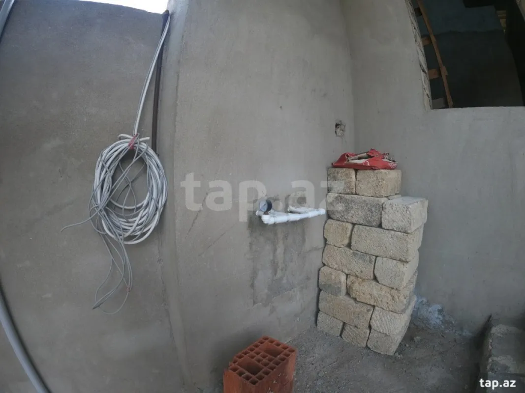 Satılır 4 otaqlı həyət evi