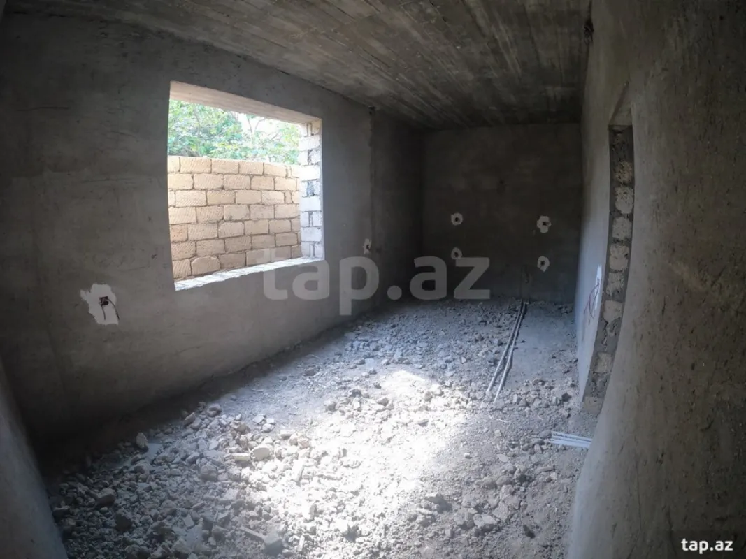 Satılır 4 otaqlı həyət evi