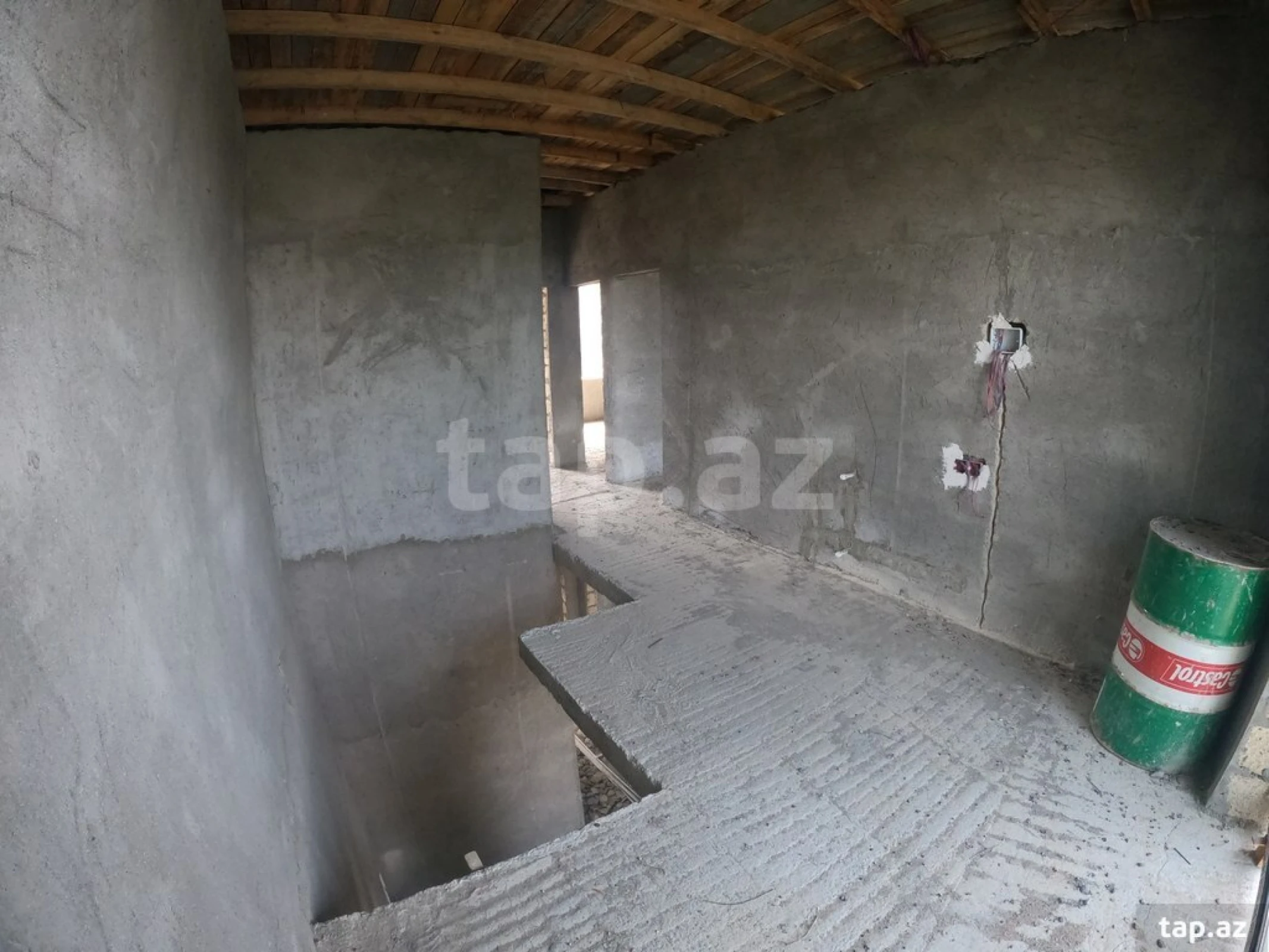 Satılır 4 otaqlı həyət evi