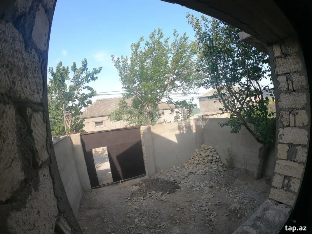 Satılır 4 otaqlı həyət evi