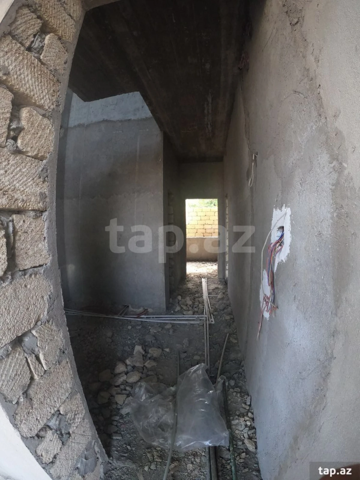 Satılır 4 otaqlı həyət evi