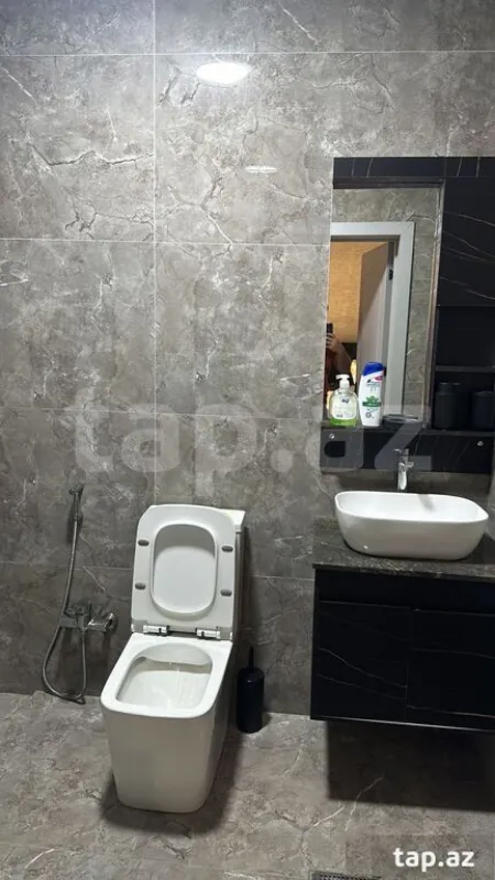 Kirayə verilir 4 otaqlı həyət evi