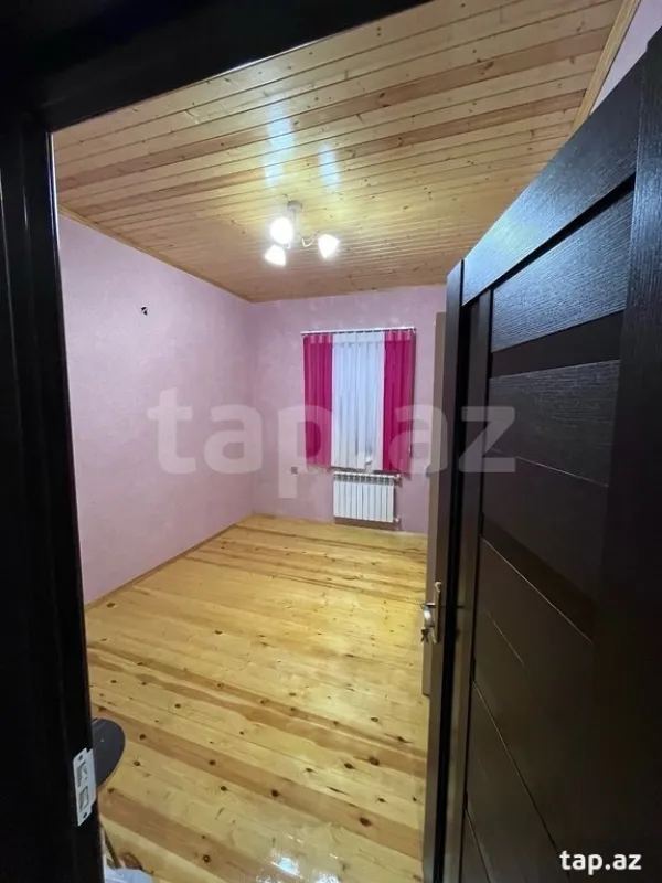 Satılır 6 otaqlı həyət evi