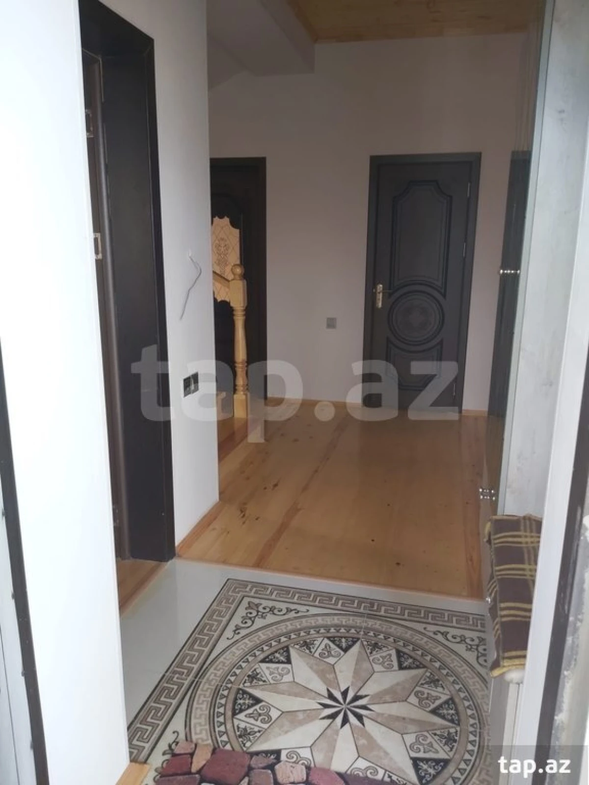 Satılır 6 otaqlı həyət evi